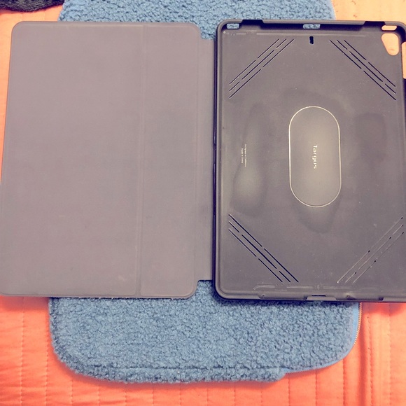 Targus IPad Case - Picture 2 of 3